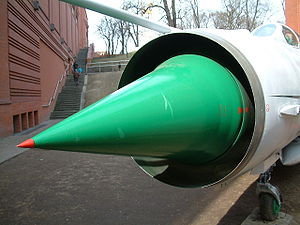Jet engine's air inlet cone